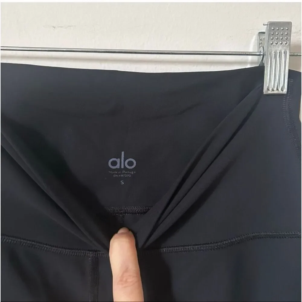 Alo Yoga High-Waist Ripped Warrior Legging